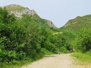 09 Sterrata per Baita Camoscio con vista in Monte Cavallo e Passo San Simone